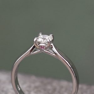 customring-18ct-diamond-engagement-ring-02