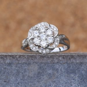 daisy-cluster-engagement-ring